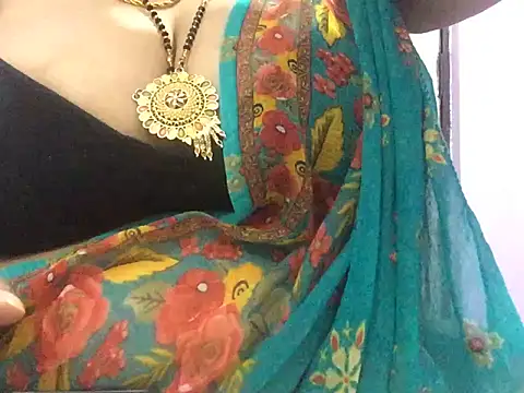 Snapshot of Desi_bhabhiii chatting on March 5, 2025, 8:43 am Desi bhabhiii online show from March 5, 2025, 8:43 am