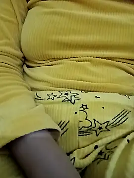 Snapshot of dinaa-18 chatting on November 11, 2025, 9:26 pm dinaa-18 online show from November 11, 2025, 9:26 pm