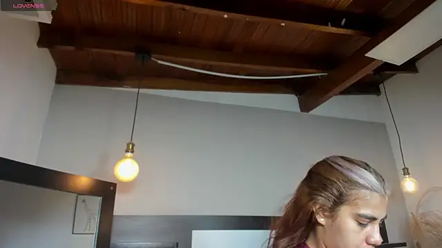 SaraaJhonsonn online show from April 5, 2026, 2:36 pm