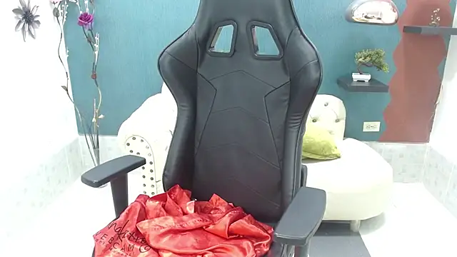 Snapshot of Melikasweetz chatting on February 14, 2025, 8:48 pm Melikasweetz online show from February 14, 2025, 8:48 pm