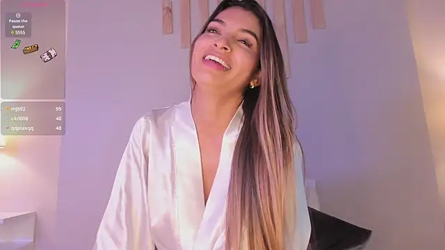 Snapshot of VictoriaNoah_ chatting on March 9, 2025, 1:56 am VictoriaNoah online show from March 9, 2025, 1:56 am