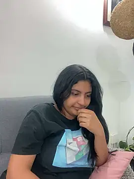 cloe small online show from January 24, 2025, 11:26 am