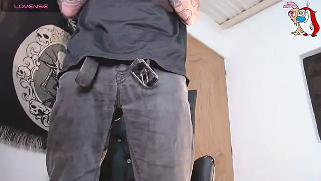 Snapshot of ren_stipee chatting on November 27, 2025, 10:23 pm ren stipee online show from November 27, 2025, 10:23 pm