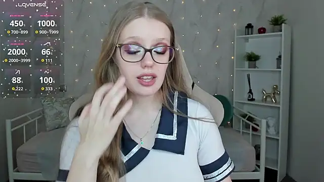 Snapshot of Polly__Cutie chatting on November 5, 2025, 5:40 am Polly Cutie online show from November 5, 2025, 5:40 am