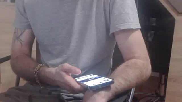 uncutguy01 online show from January 6, 2025, 10:15 pm