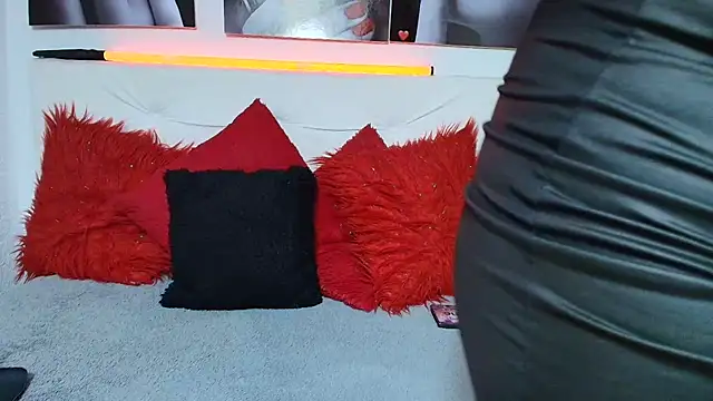 LinaBrowm online show from March 4, 2026, 1:39 pm