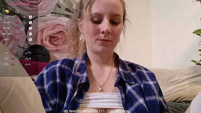 Hot Thumbelina online show from February 20, 2026, 6:26 am