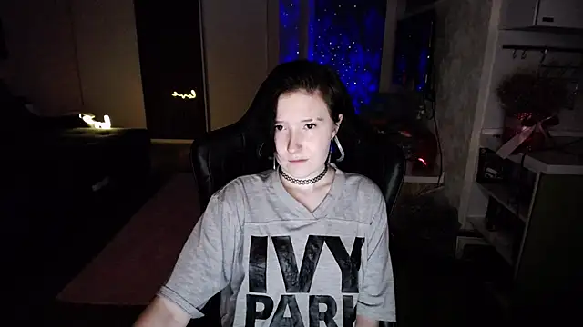 Kira Bakker online show from March 6, 2025, 10:15 pm