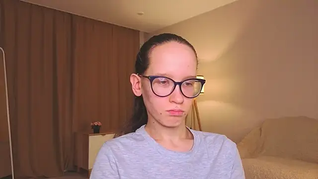 BettyBrowni online show from December 13, 2025, 8:47 pm