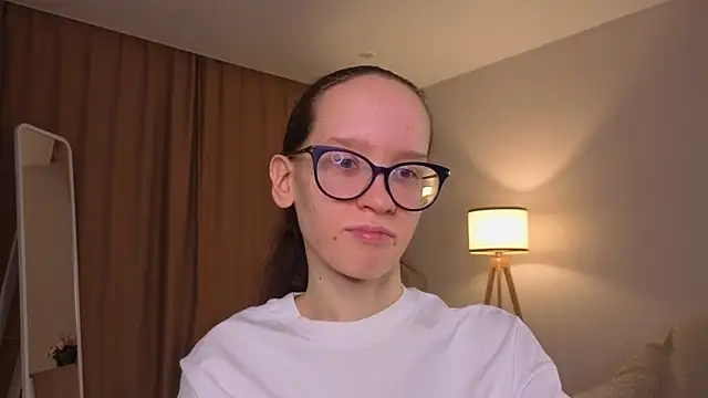 BettyBrowni online show from March 19, 2026, 4:11 pm