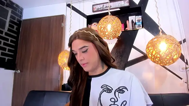 victoria aleia  online show from January 17, 2026, 11:41 pm