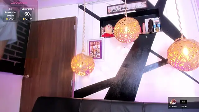 victoria aleia  online show from February 9, 2026, 9:52 pm