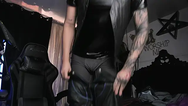 Snapshot of allanhurtss chatting on December 25, 2024, 7:13 pm allanhurtss online show from December 25, 2024, 7:13 pm