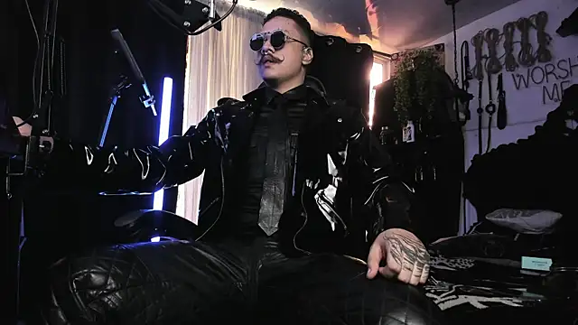 Snapshot of allanhurtss chatting on February 17, 2025, 5:32 pm allanhurtss online show from February 17, 2025, 5:32 pm