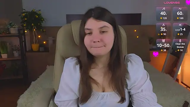 Viola  Shy online show from April 16, 2026, 9:39 pm