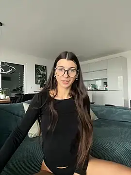 Wildberry  online show from November 16, 2025, 8:20 am