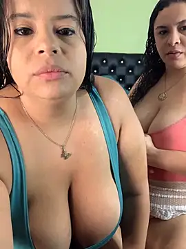 twocurvylatins online show from November 23, 2025, 10:31 pm