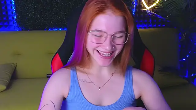 Snapshot of erikabrian chatting on December 10, 2024, 4:34 am erikabrian online show from December 10, 2024, 4:34 am