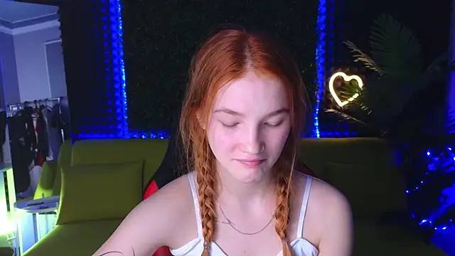 Snapshot of erikabrian chatting on December 12, 2024, 1:10 am erikabrian online show from December 12, 2024, 1:10 am