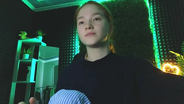 Snapshot of erikabrian chatting on December 28, 2024, 4:41 am erikabrian online show from December 28, 2024, 4:41 am