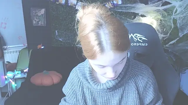 Snapshot of erikabrian chatting on October 22, 2025, 1:39 am erikabrian online show from October 22, 2025, 1:39 am