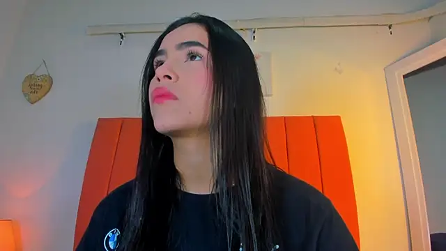 valen rose0 online show from December 18, 2025, 12:11 pm