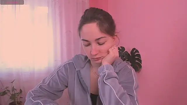 Snapshot of cClandesTina chatting on March 17, 2025, 12:04 pm cClandesTina online show from March 17, 2025, 12:04 pm