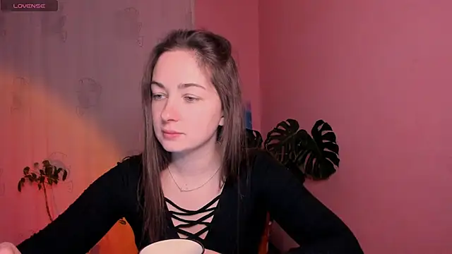 Snapshot of cClandesTina chatting on March 19, 2025, 8:32 pm cClandesTina online show from March 19, 2025, 8:32 pm