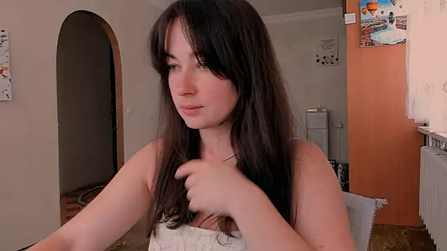 Snapshot of cClandesTina chatting on June 19, 2026, 10:19 am cClandesTina online show from June 19, 2026, 10:19 am