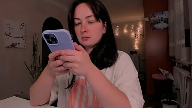 Snapshot of cClandesTina chatting on June 23, 2026, 8:40 pm cClandesTina online show from June 23, 2026, 8:40 pm