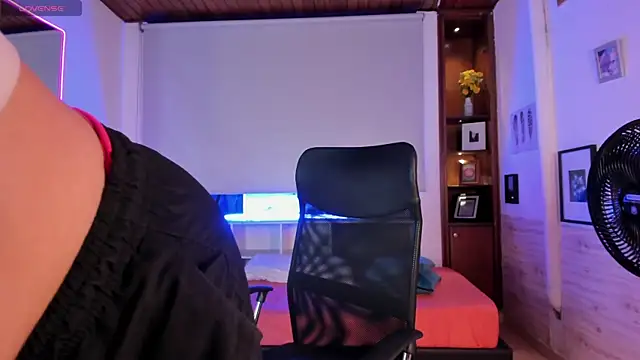 Snapshot of Melisa_Soto chatting on March 19, 2025, 2:05 am Melisa Soto online show from March 19, 2025, 2:05 am