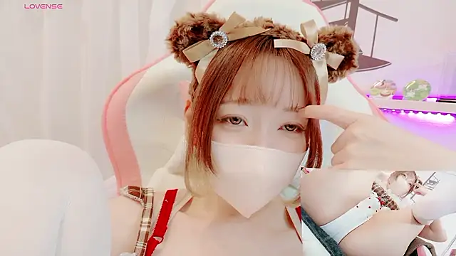 yuayua854 online show from May 3, 2026, 4:29 am