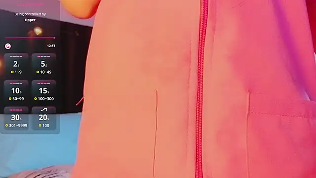 littleebluee online show from October 5, 2025, 7:34 pm