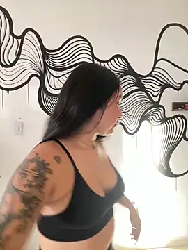 Snapshot of Pretty_Isadora chatting on January 27, 2025, 10:27 pm Pretty Isadora online show from January 27, 2025, 10:27 pm