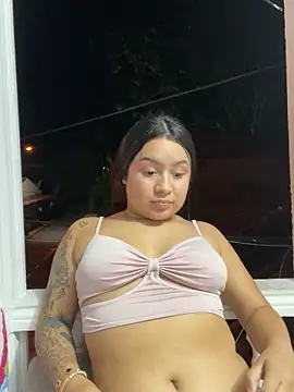 Snapshot of Pretty_Isadora chatting on February 5, 2025, 12:42 am Pretty Isadora online show from February 5, 2025, 12:42 am