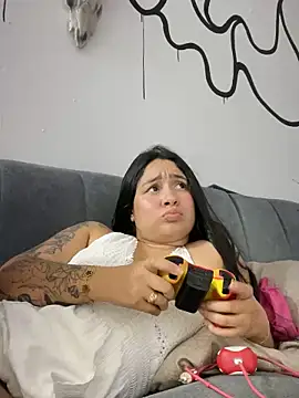 Snapshot of Pretty_Isadora chatting on February 14, 2025, 11:42 pm Pretty Isadora online show from February 14, 2025, 11:42 pm