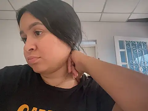 Snapshot of Pretty_Isadora chatting on February 17, 2025, 10:25 pm Pretty Isadora online show from February 17, 2025, 10:25 pm