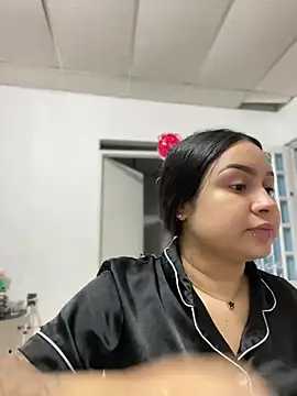 Snapshot of Pretty_Isadora chatting on March 20, 2025, 1:24 am Pretty Isadora online show from March 20, 2025, 1:24 am