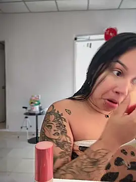 Snapshot of Pretty_Isadora chatting on March 21, 2025, 8:50 pm Pretty Isadora online show from March 21, 2025, 8:50 pm