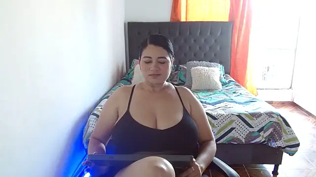 Snapshot of Kerly_Lopez chatting on May 28, 2026, 1:08 pm Kerly Lopez online show from May 28, 2026, 1:08 pm