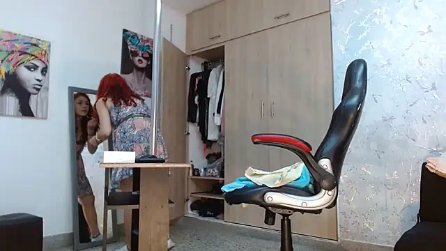 Samantabrown  online show from March 20, 2025, 10:54 am