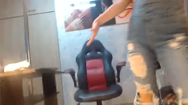 Samantabrown  online show from April 8, 2026, 11:21 am