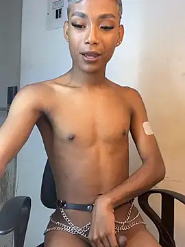 Snapshot of alejo_cute chatting on December 19, 2024, 4:57 pm alejo cute online show from December 19, 2024, 4:57 pm