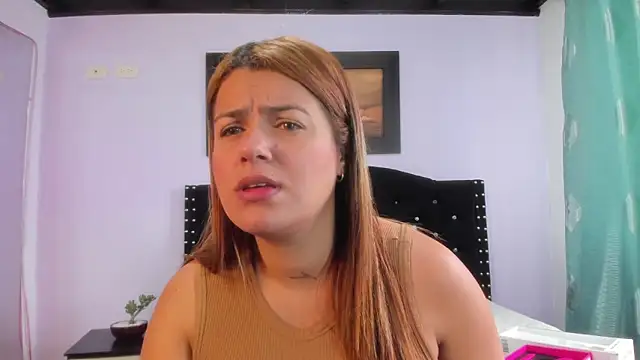 Alexandra Torress online show from October 4, 2025, 3:21 pm