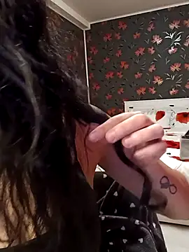 loryyy sexyyy online show from April 14, 2026, 6:47 pm