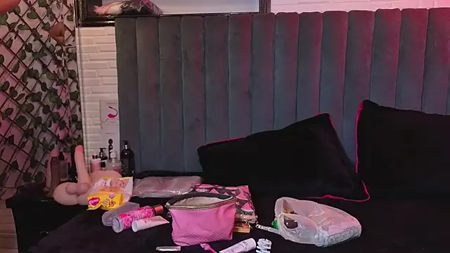 Snapshot of Amy_hoy69 chatting on September 25, 2025, 2:37 am Amy hoy69 online show from September 25, 2025, 2:37 am