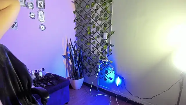 Snapshot of Amy_hoy69 chatting on November 12, 2025, 3:18 am Amy hoy69 online show from November 12, 2025, 3:18 am