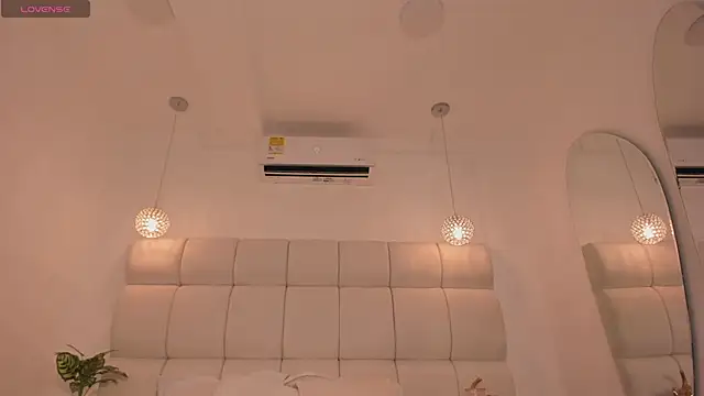 Snapshot of IsabellaGrey19 chatting on March 14, 2025, 7:55 pm IsabellaGrey19 online show from March 14, 2025, 7:55 pm