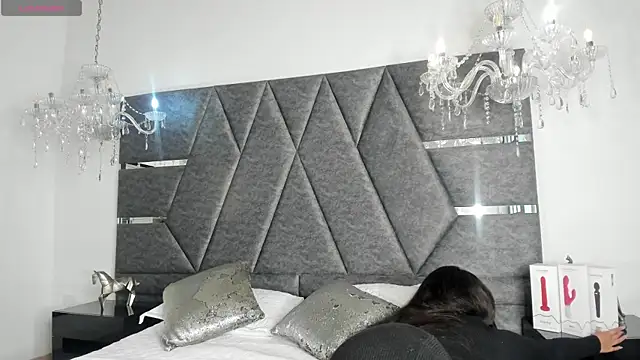 Snapshot of IsabellaGrey19 chatting on September 24, 2025, 8:23 pm IsabellaGrey19 online show from September 24, 2025, 8:23 pm