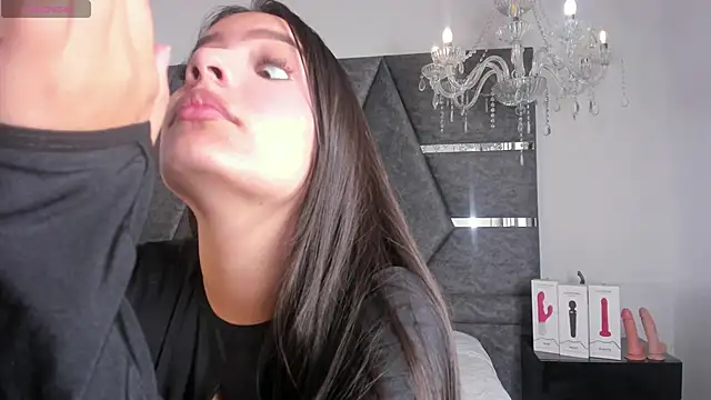 Snapshot of IsabellaGrey19 chatting on October 6, 2025, 7:22 pm IsabellaGrey19 online show from October 6, 2025, 7:22 pm